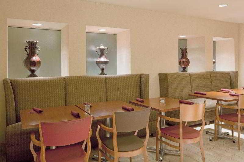 Four Points By Sheraton Boston Newton Extérieur photo