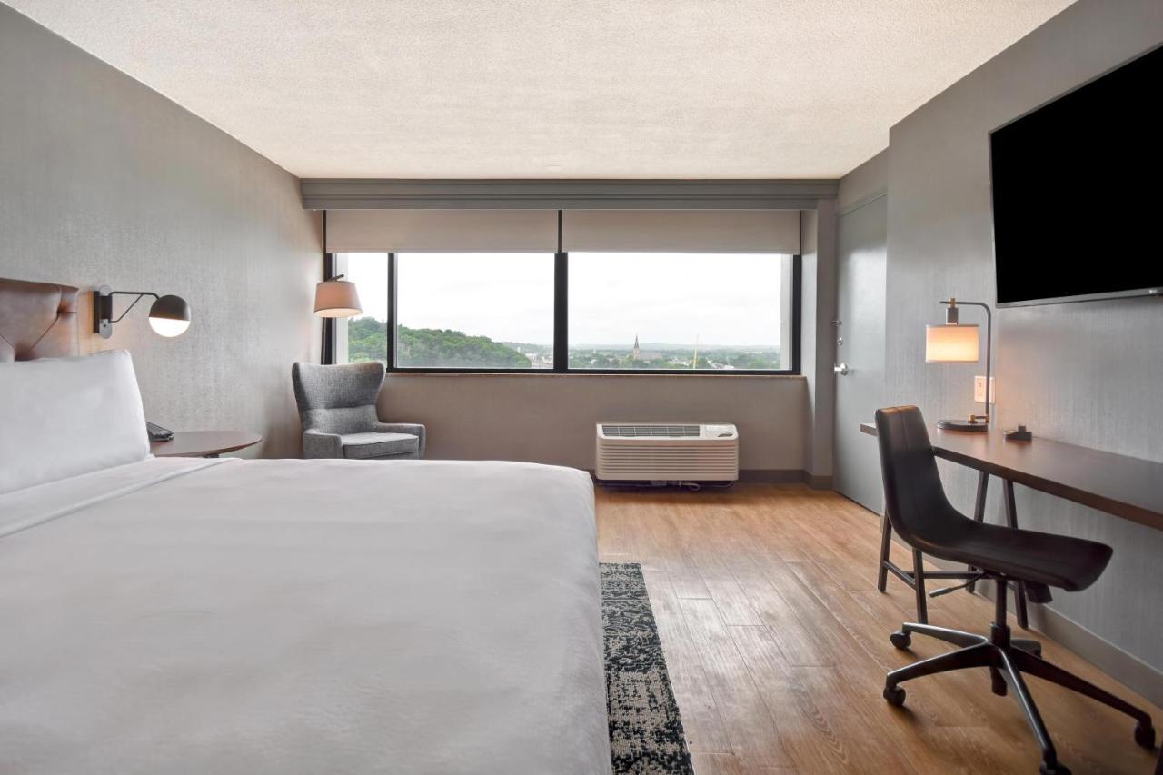 Four Points By Sheraton Boston Newton Extérieur photo