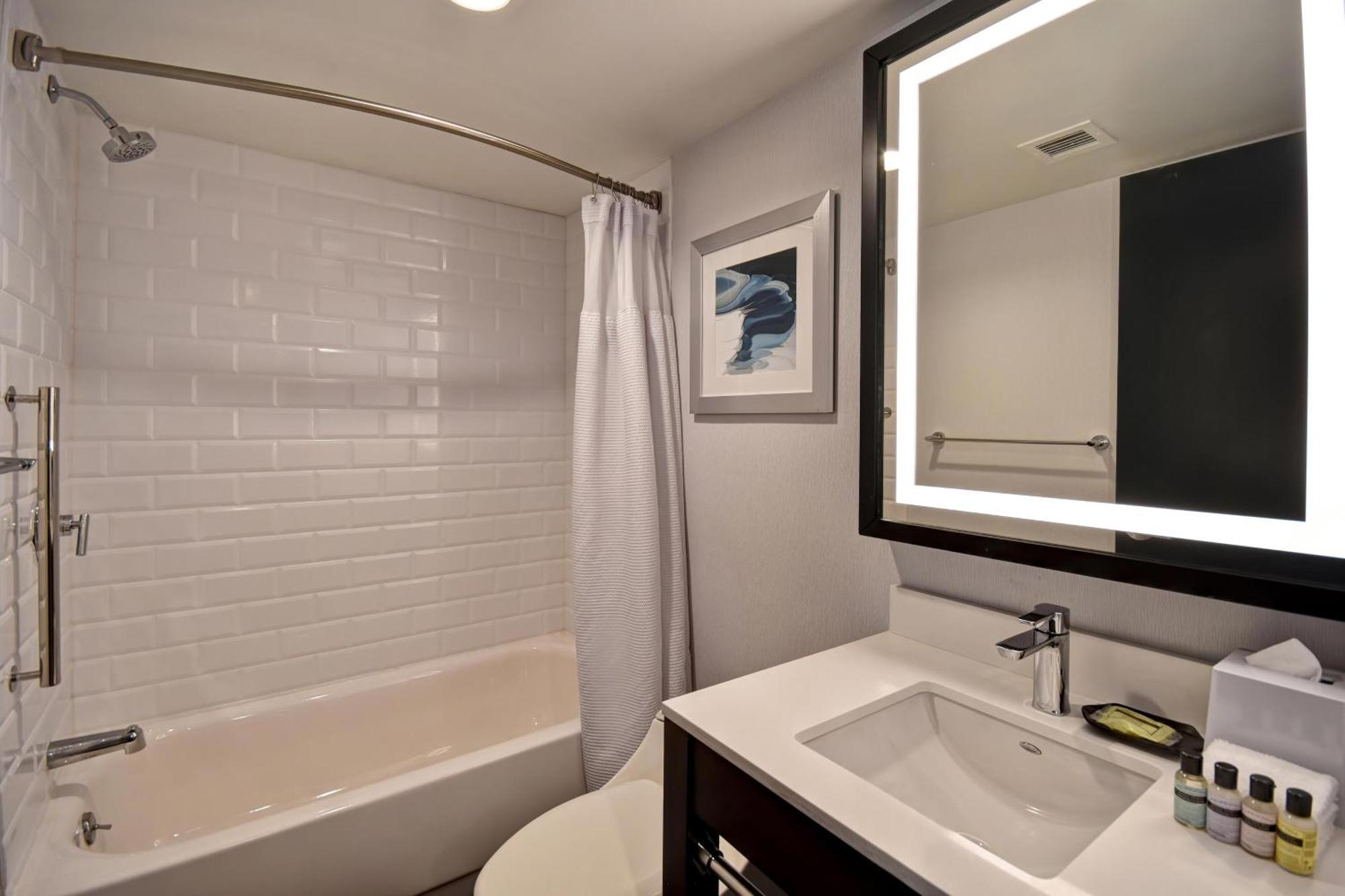 Four Points By Sheraton Boston Newton Extérieur photo