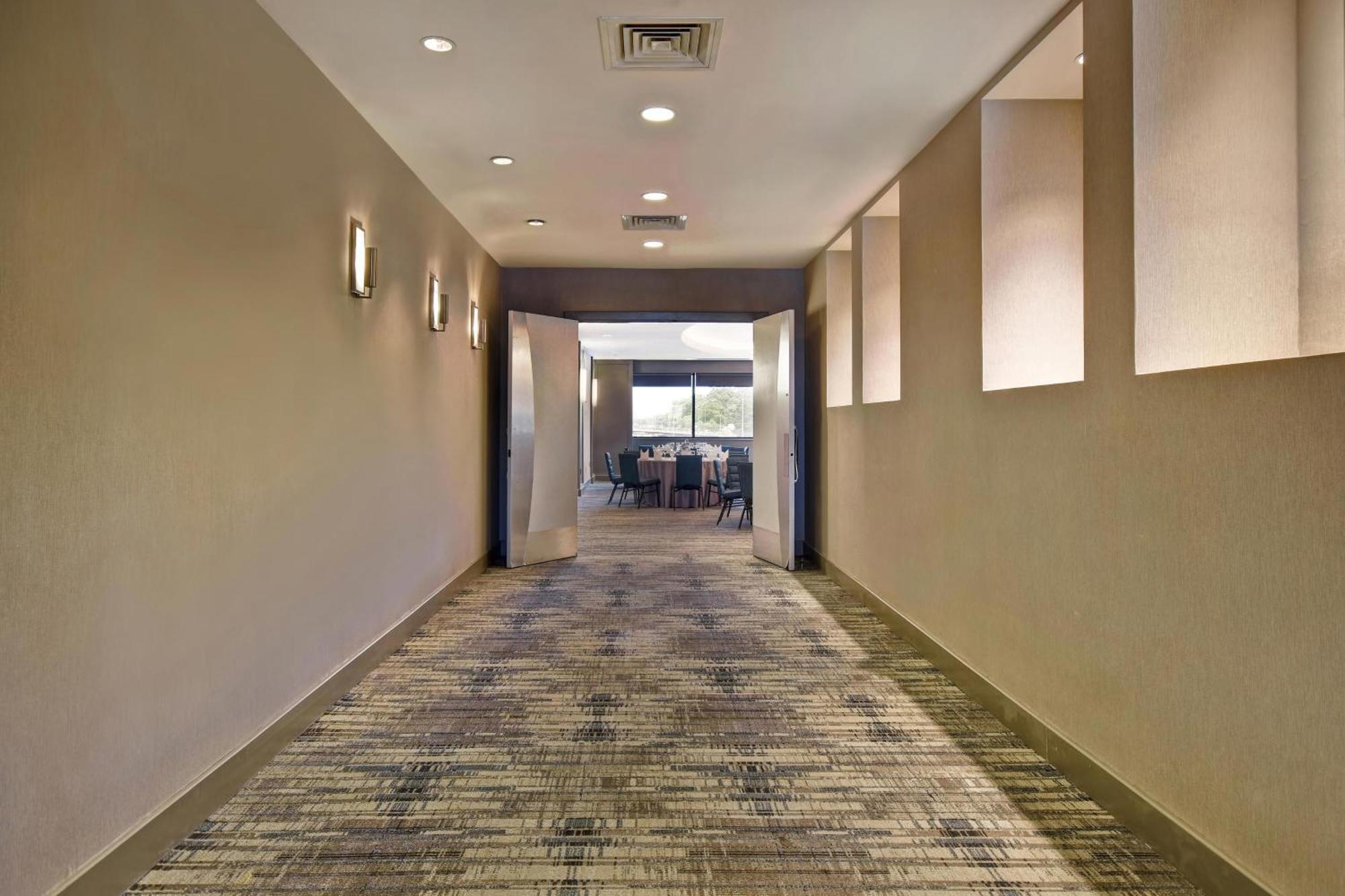 Four Points By Sheraton Boston Newton Extérieur photo